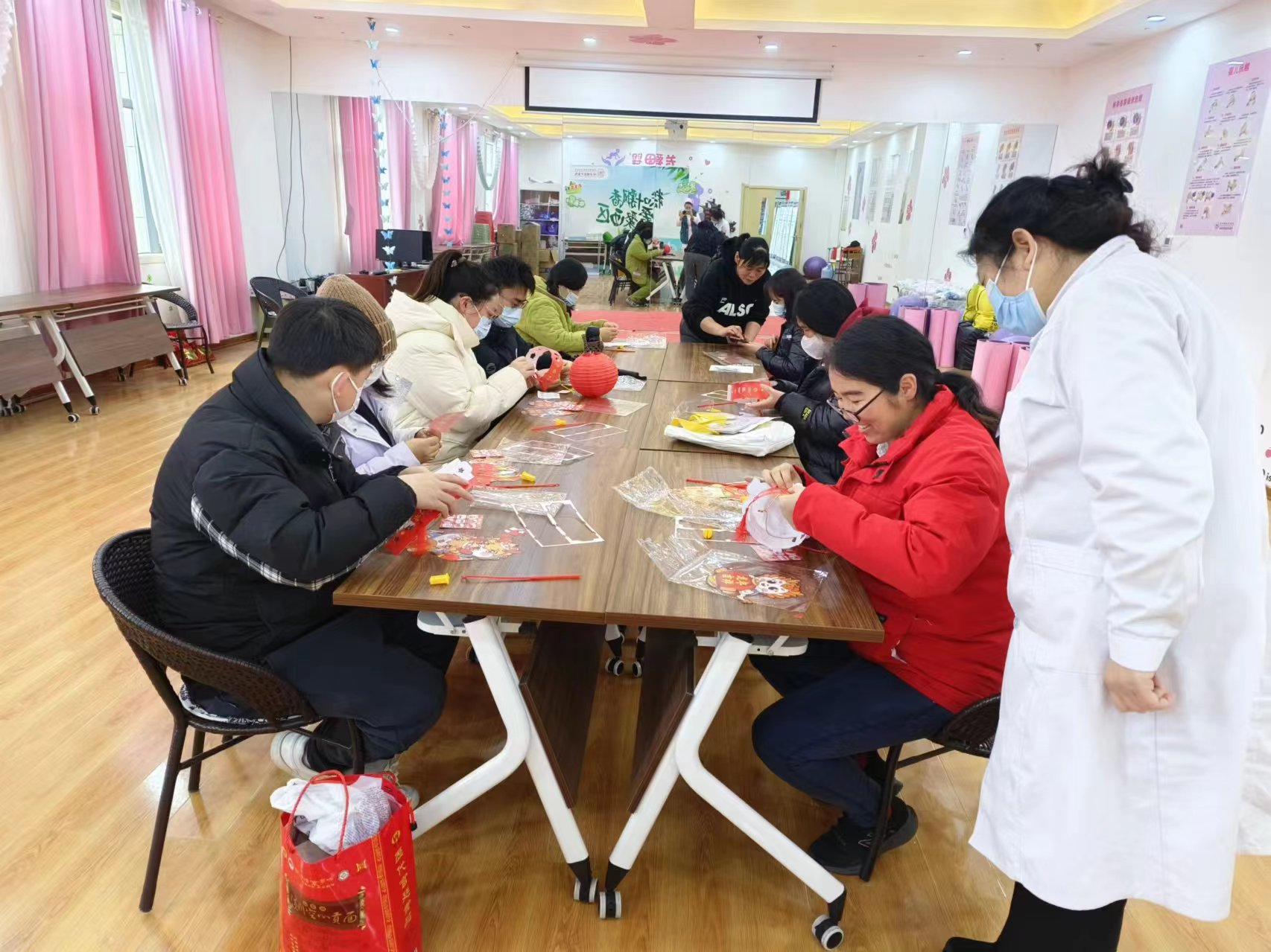 齊樂龘龘！元宵節(jié)，慶團(tuán)圓，醫(yī)院里暖意融融！