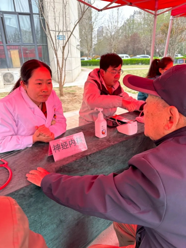 讓百姓有“醫(yī)”靠，鄭西專(zhuān)家義診送健康